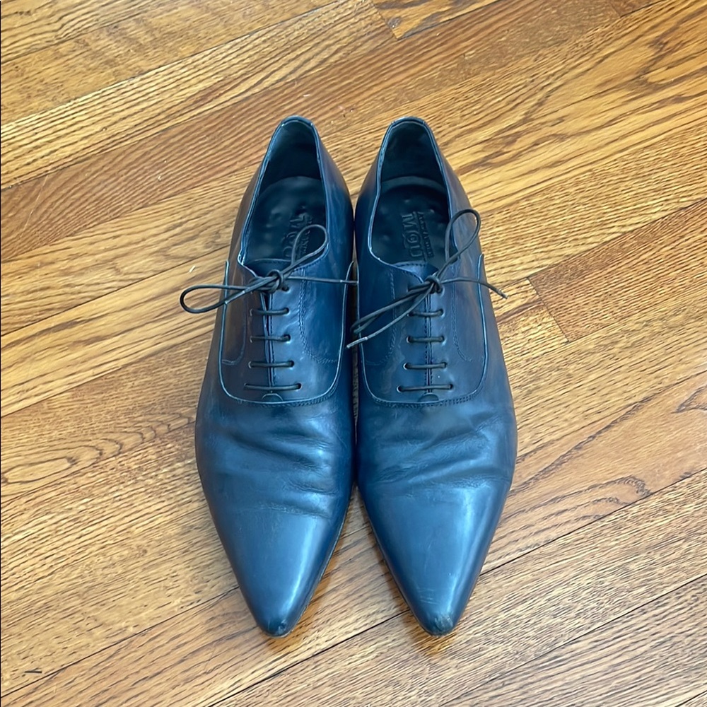 Black Leather Oxford Shoes with Pointed Toe